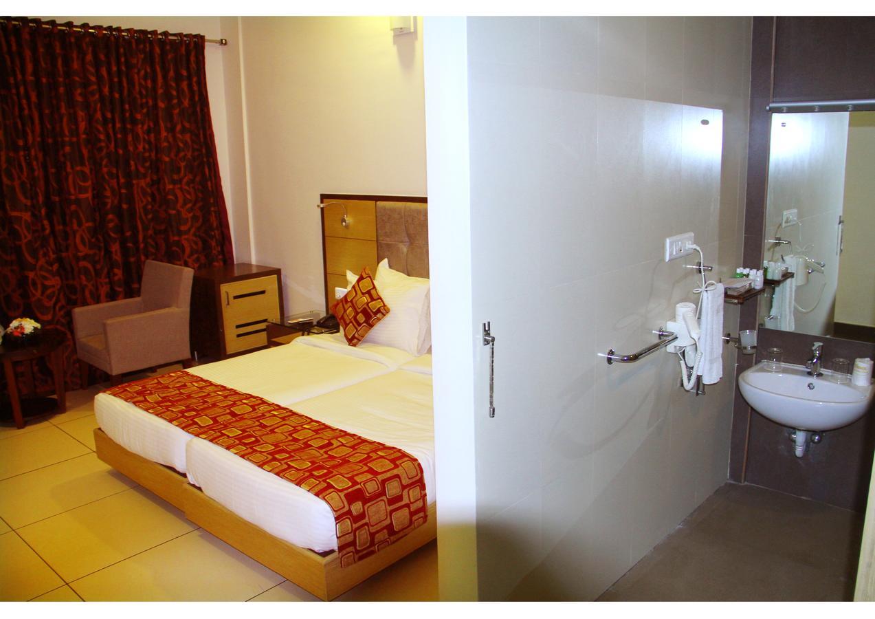 Hotel Aswathy Kodungallūr Exteriér fotografie